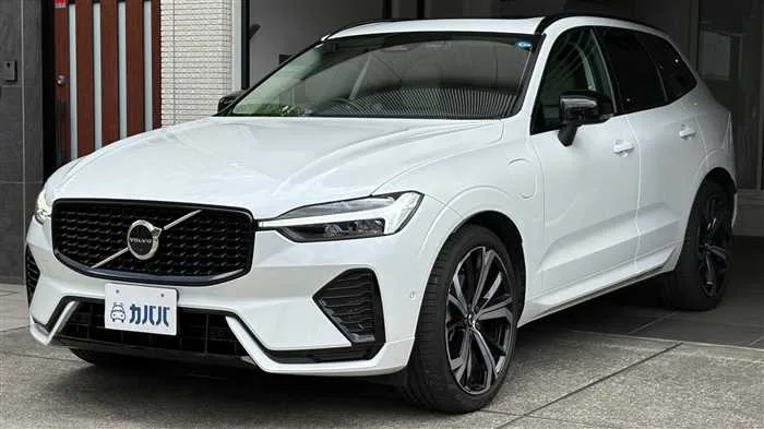 Volvo XC60 T6 AWD 2024 — фото 1, купить с доставкой в Москву