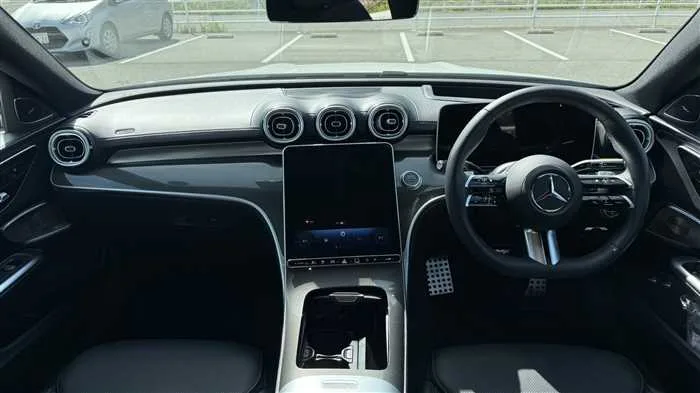 Mercedes-Benz C-Class C350e 2025 — миниатюра 4