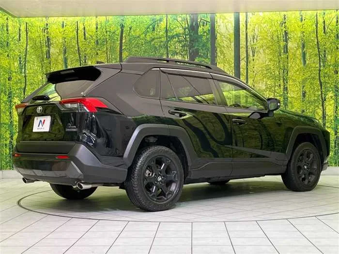 Toyota RAV4 2022 — миниатюра 3