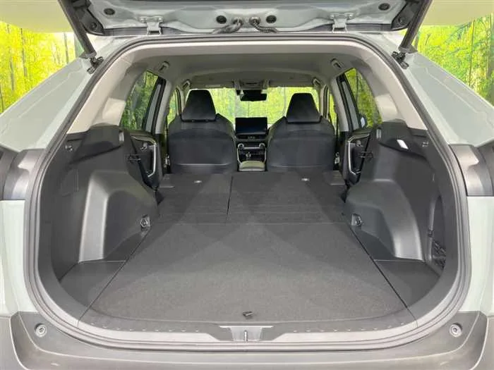 Toyota RAV4 2023 — миниатюра 3