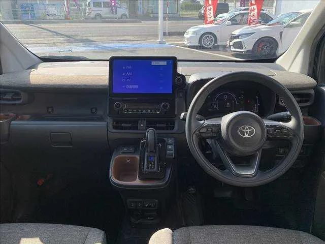 Toyota Sienta HV-Z 2023 — миниатюра 2