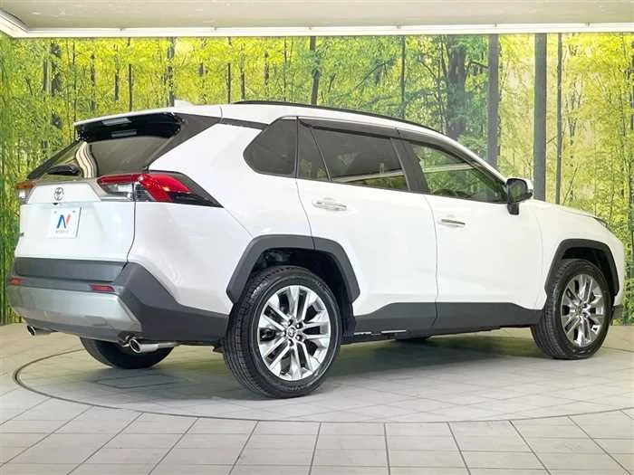 Toyota RAV4 2022 — миниатюра 3