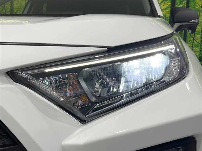 Toyota RAV4 2023 — миниатюра 3