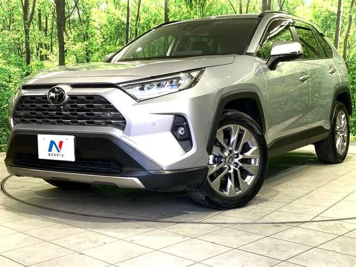Toyota RAV4 2024 — фото 1, купить с доставкой в Москву