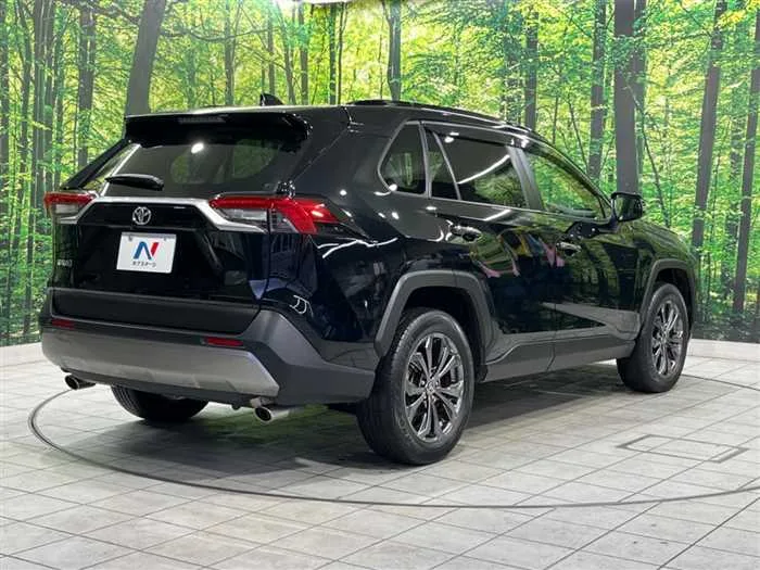 Toyota RAV4 2022 — миниатюра 3