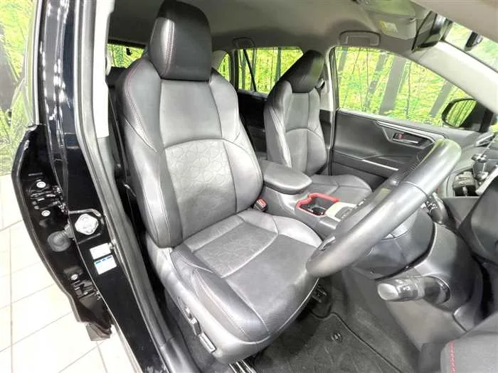 Toyota RAV4 2022 — миниатюра 2