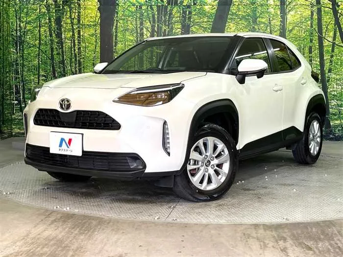 Toyota Yaris Cross 2022 — фото 1, купить с доставкой в Москву