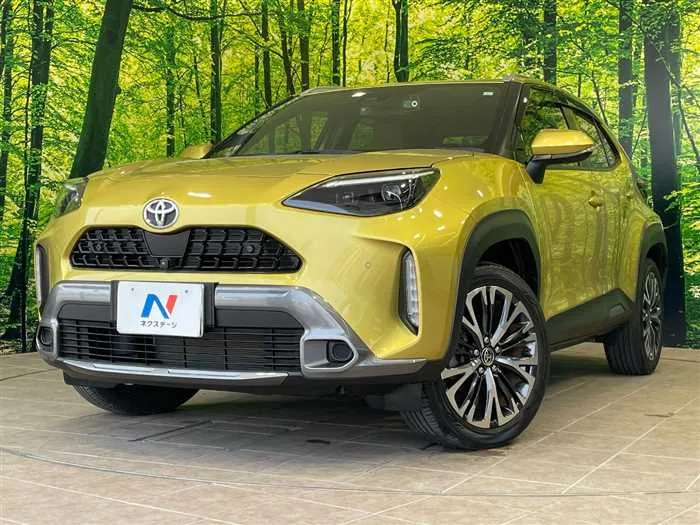 Toyota Yaris Cross 2023 — фото 1, купить с доставкой в Москву