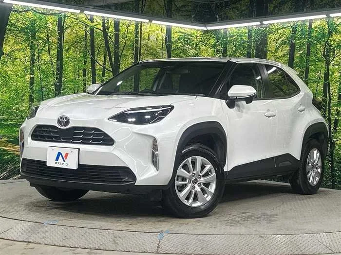 Toyota Yaris Cross 2024 — фото 1, купить с доставкой в Москву