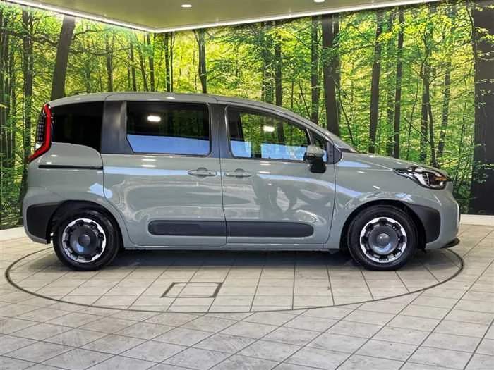 Toyota Sienta 2022 — миниатюра 5