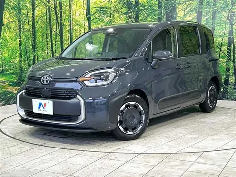 Toyota Sienta 2024 купить в Москве