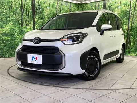 Toyota Sienta 2024 купить в Москве