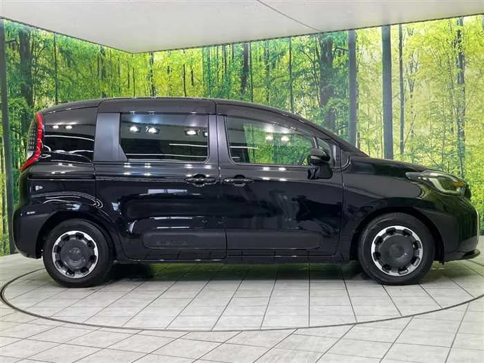 Toyota Sienta 2024 — миниатюра 5