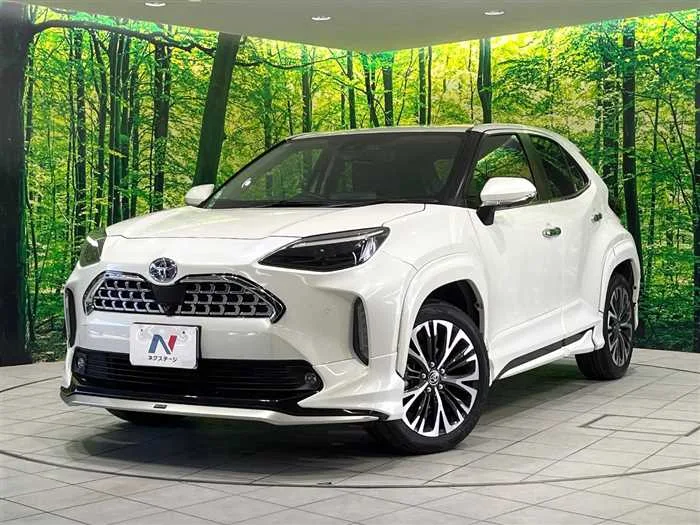 Toyota Yaris Cross 2022 — фото 1, купить с доставкой в Москву