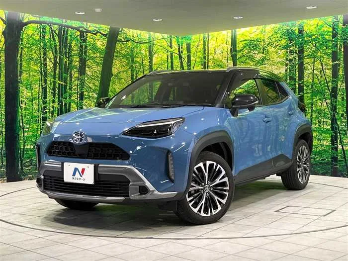 Toyota Yaris Cross 2023 — фото 1, купить с доставкой в Москву
