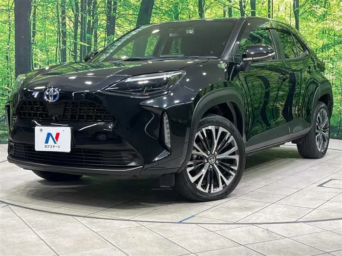 Toyota Yaris Cross 2023 — фото 1, купить с доставкой в Москву