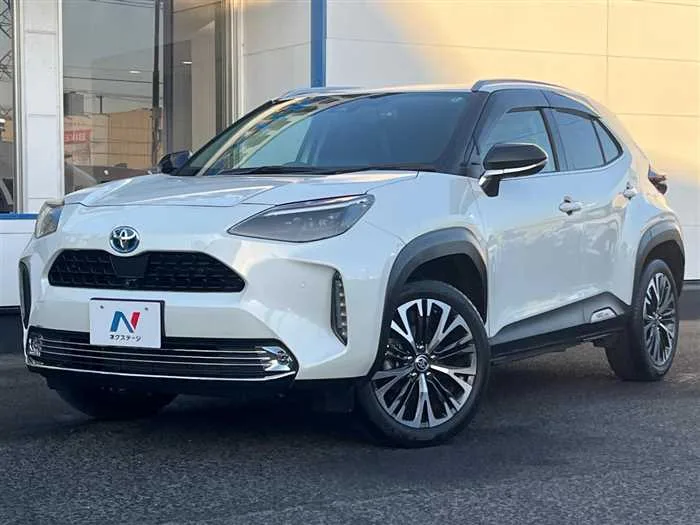 Toyota Yaris Cross 2022 — фото 1, купить с доставкой в Москву