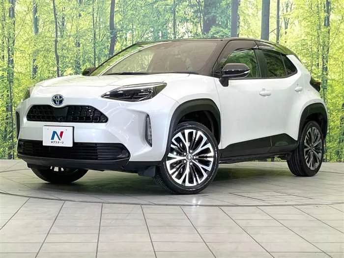 Toyota Yaris Cross 2023 — фото 1, купить с доставкой в Москву