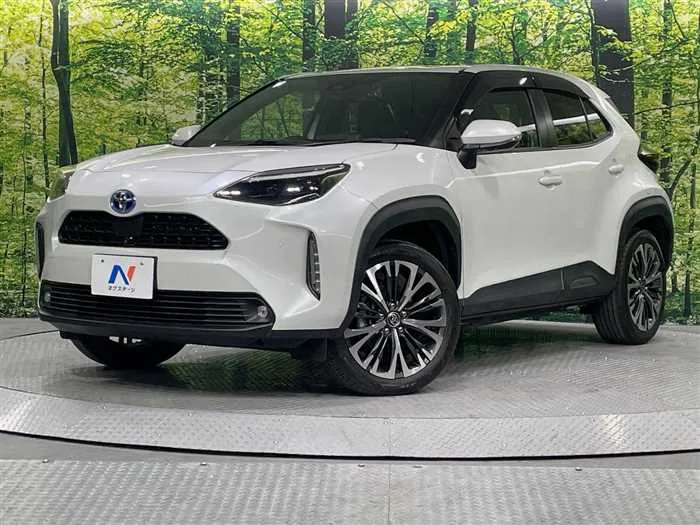 Toyota Yaris Cross 2023 — фото 1, купить с доставкой в Москву