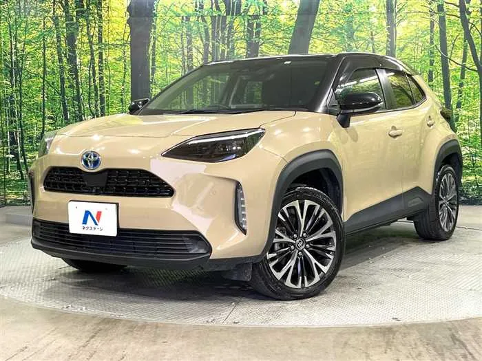 Toyota Yaris Cross 2023 — фото 1, купить с доставкой в Москву