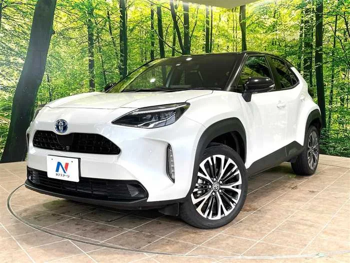 Toyota Yaris Cross 2023 — фото 1, купить с доставкой в Москву