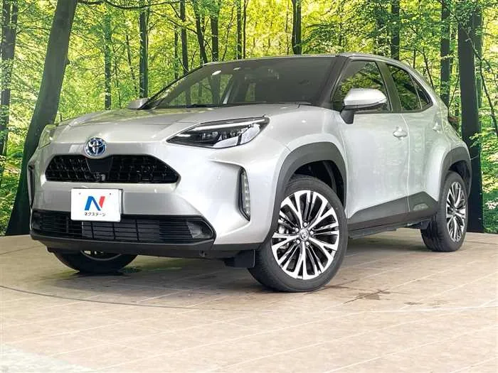 Toyota Yaris Cross 2023 — фото 1, купить с доставкой в Москву