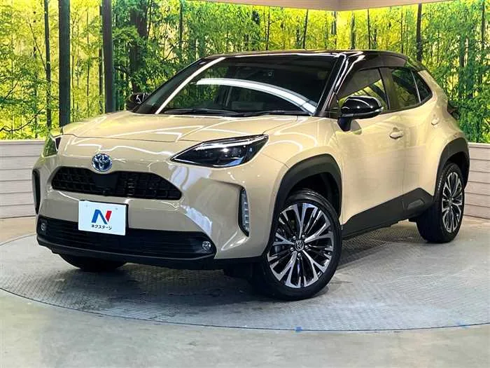 Toyota Yaris Cross 2023 — фото 1, купить с доставкой в Москву