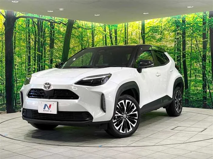 Toyota Yaris Cross 2024 — фото 1, купить с доставкой в Москву