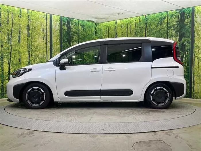 Toyota Sienta 2024 — миниатюра 5