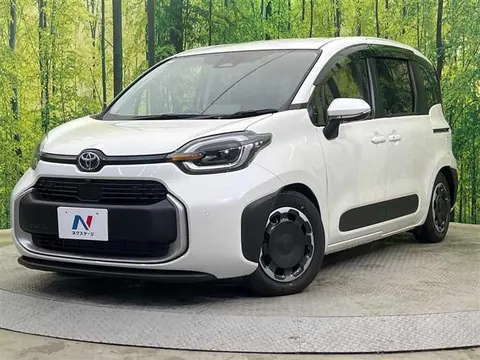 Toyota Sienta 2024 купить в Москве
