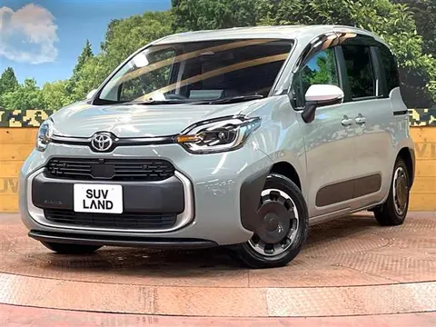 Toyota Sienta 2024 купить в Москве