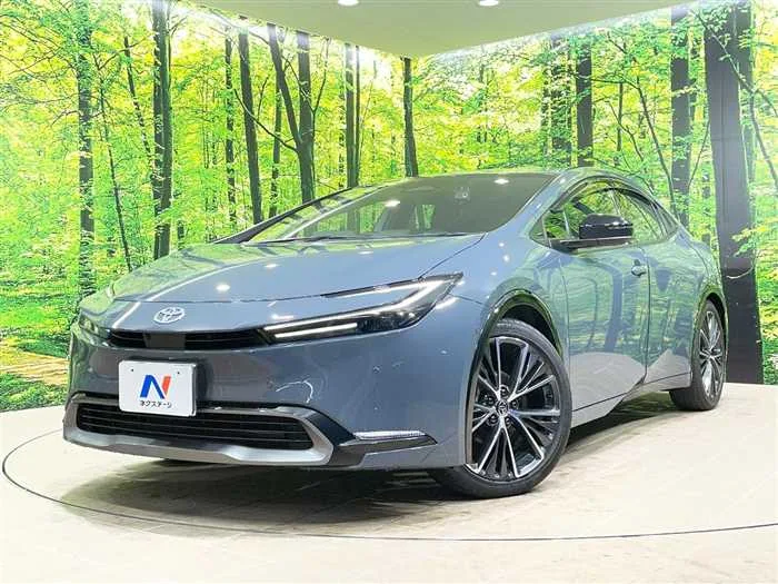 Toyota Prius 2023 — фото 1, купить с доставкой в Москву