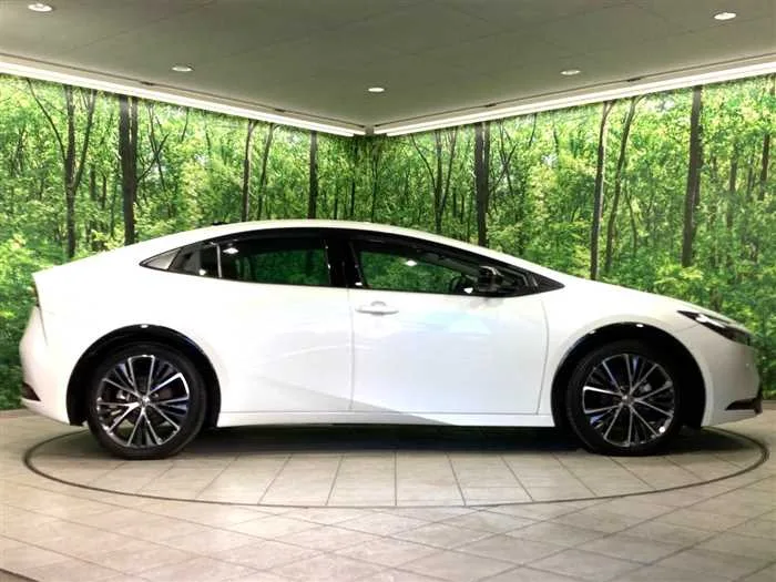 Toyota Prius 2023 — миниатюра 5