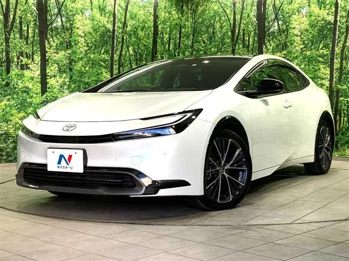 Toyota Prius 2023 — фото 1, купить с доставкой в Москву