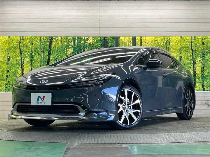 Toyota Prius 2023 — фото 1, купить с доставкой в Москву