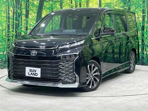 Toyota Voxy 2024 купить в Москве