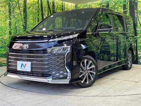 Toyota Voxy 2025 купить в Москве