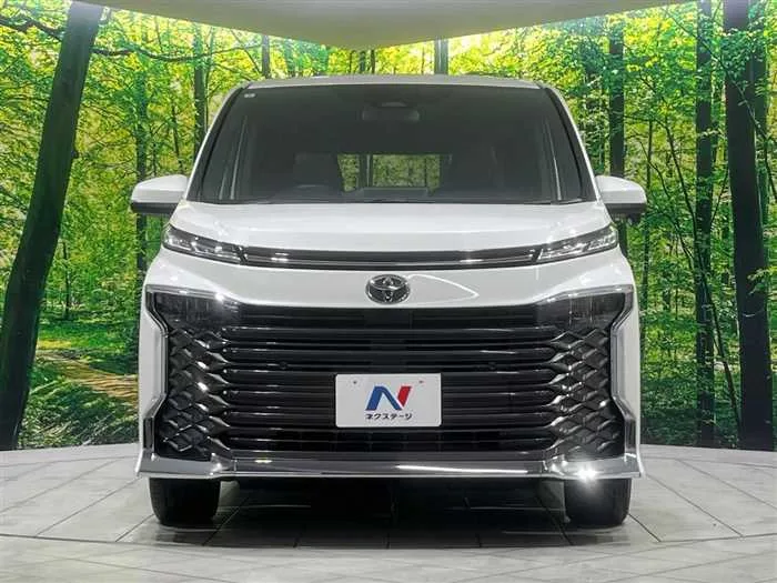 Toyota Voxy 2022 — миниатюра 5