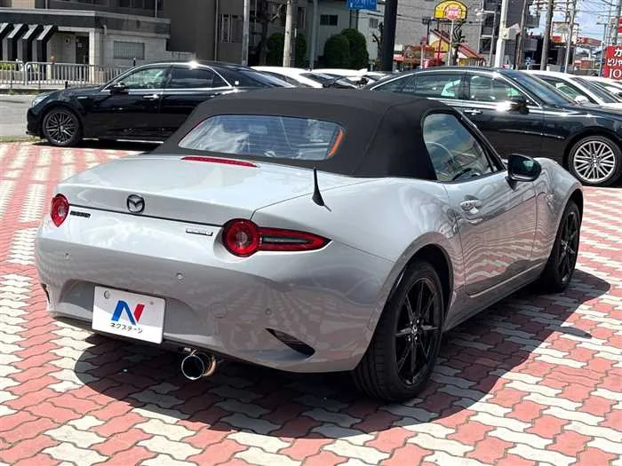 Mazda Roadster 2025 — миниатюра 5