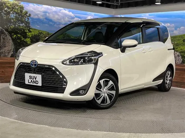 Toyota Sienta 2022 — фото 1, купить с доставкой в Москву