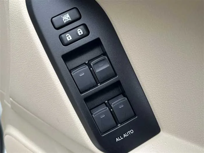 Toyota Land Cruiser Prado 2022 — миниатюра 2