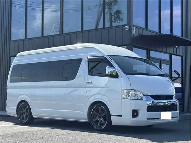 Toyota Hiace Commuter GL2.8D10OK 2023 — фото 1, купить с доставкой в Москву