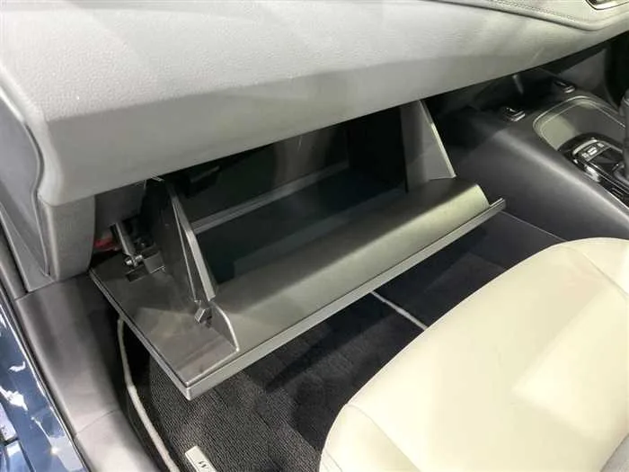 Toyota Corolla Sedan 2024 — миниатюра 5