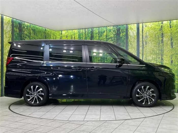 Toyota Noah 2022 — миниатюра 5