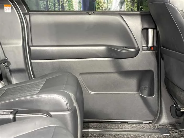 Toyota Noah 2022 — миниатюра 5