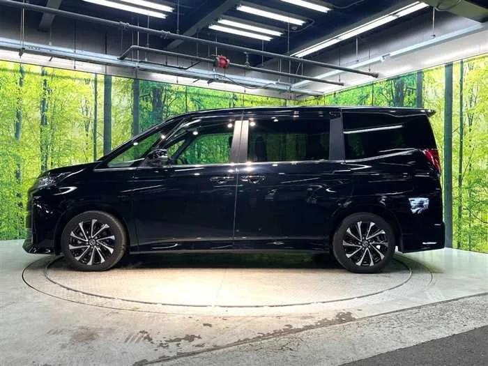 Toyota Noah 2023 — миниатюра 5