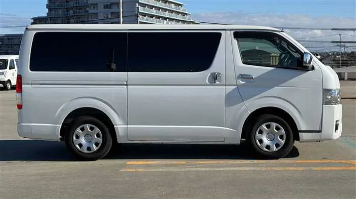 Toyota Hiace Van GL 2024 — миниатюра 3