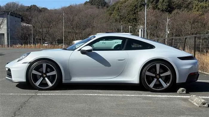 Porsche 911 2025 — миниатюра 4
