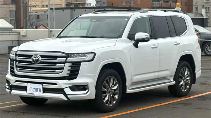 Toyota Land Cruiser ZX 2026 — фото 1, купить с доставкой в Москву
