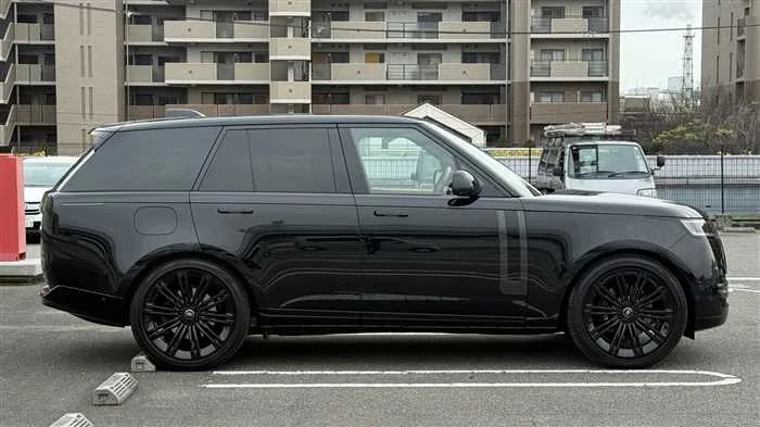 Land Rover Range Rover SE D300 2023 — миниатюра 3